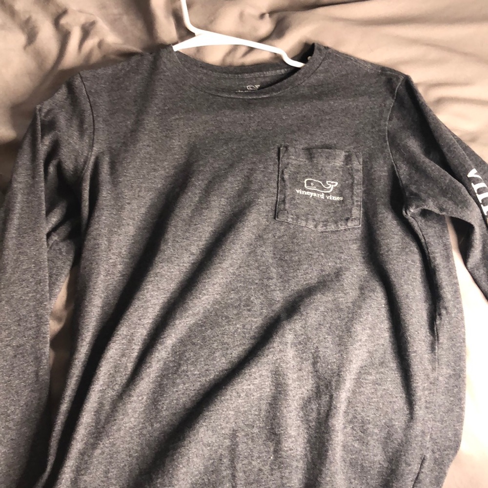 Grey long sleeve vineyard vines